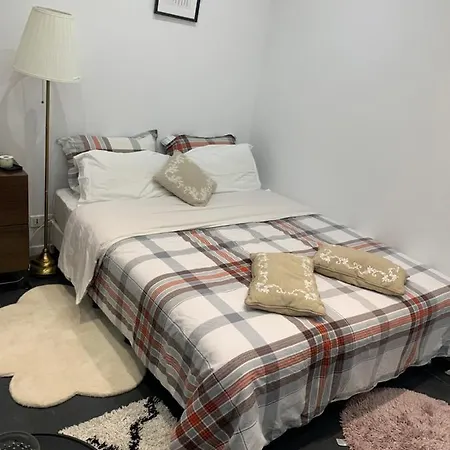 - 18 Apartment Paris